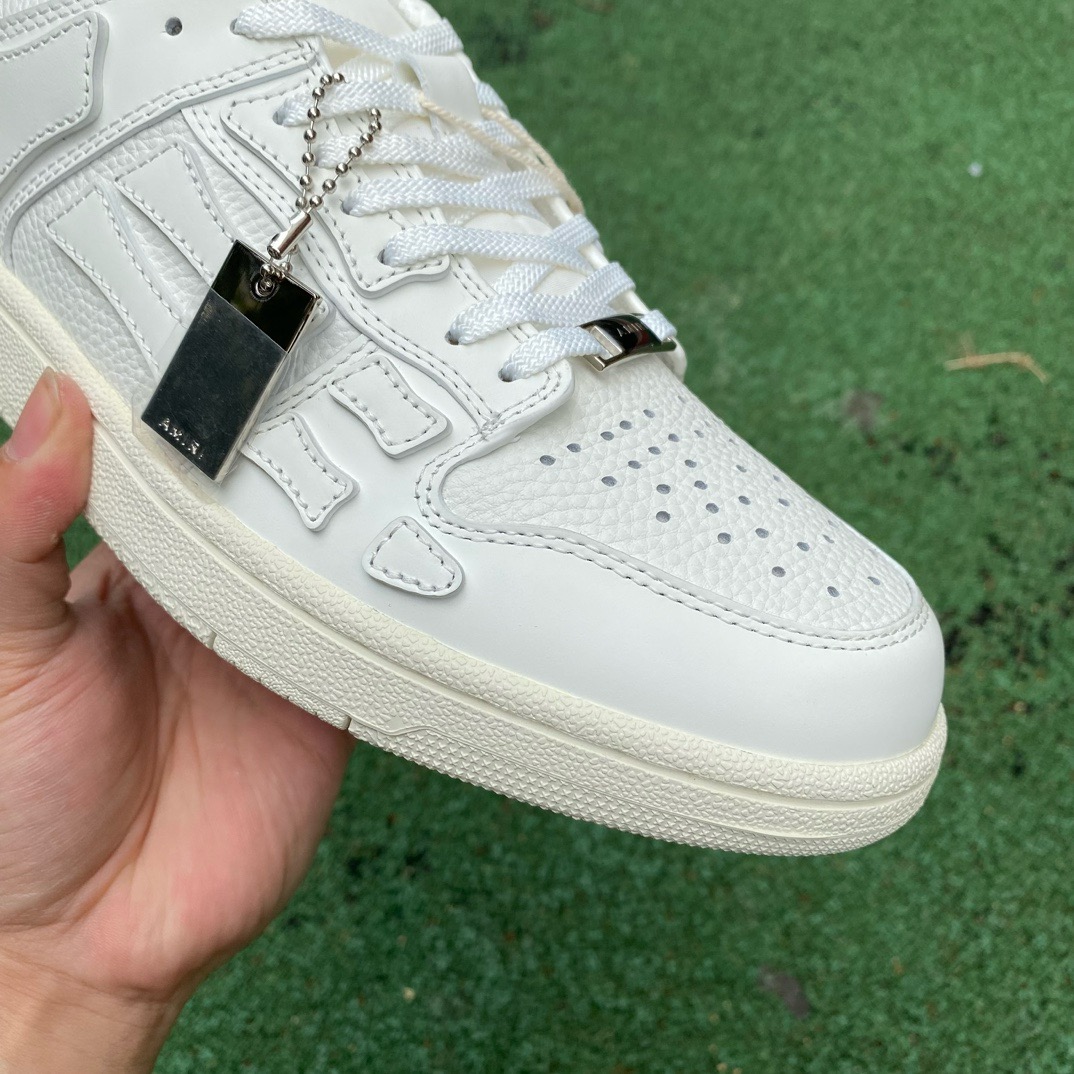 AR1M1 Low-Top Sneaker