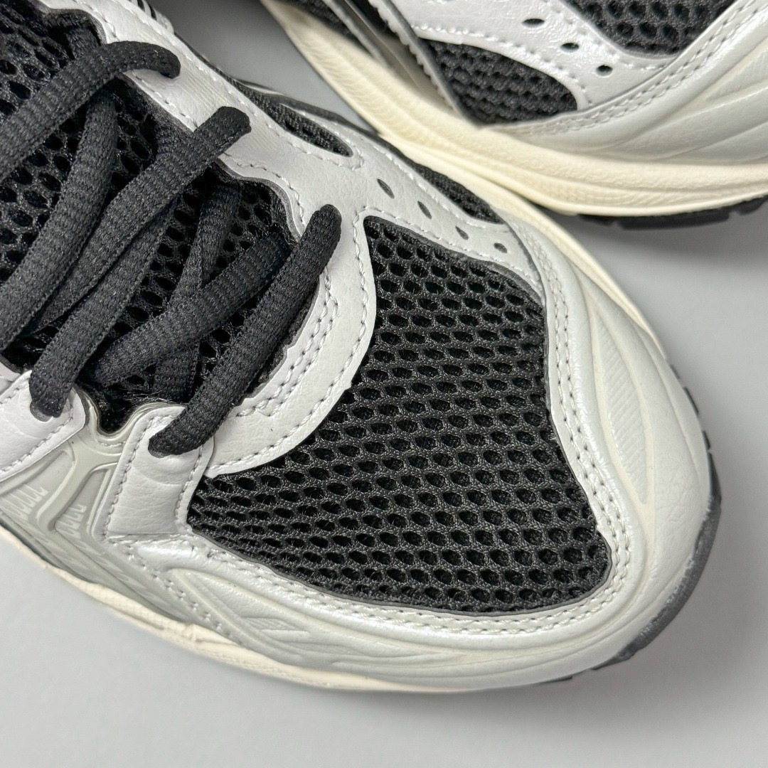 As*ic*s gel-kayano 14 1201a019-005