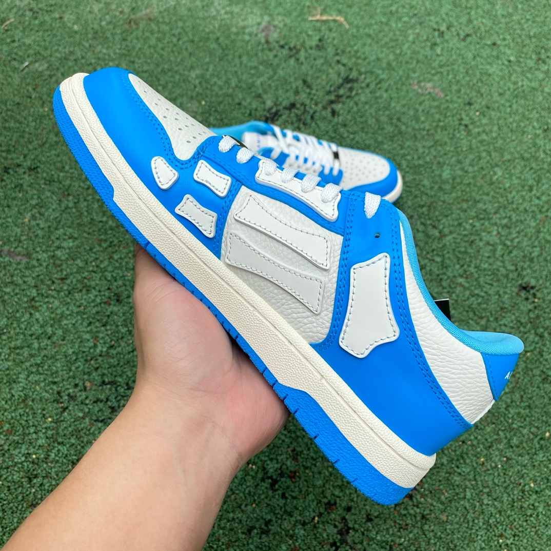 AR1M1 Low-Top Sneaker